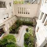 Luxury Montaigne Apartment